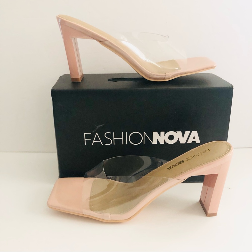 FASHION NOVA NUDE LIFT ME UP CLEAR HEELS (7.5)